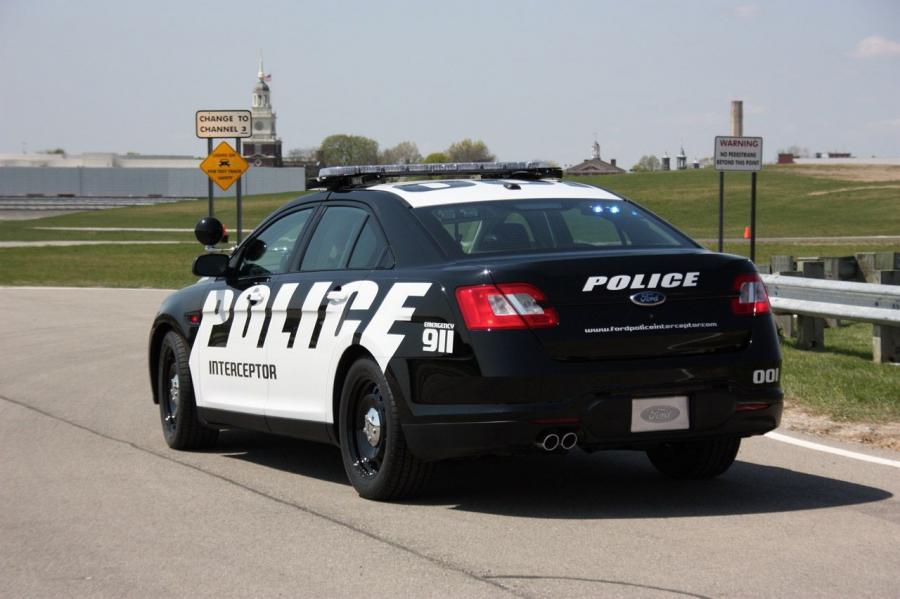  Ford Police Interceptor 2012 года  (фото 7 из 44)
